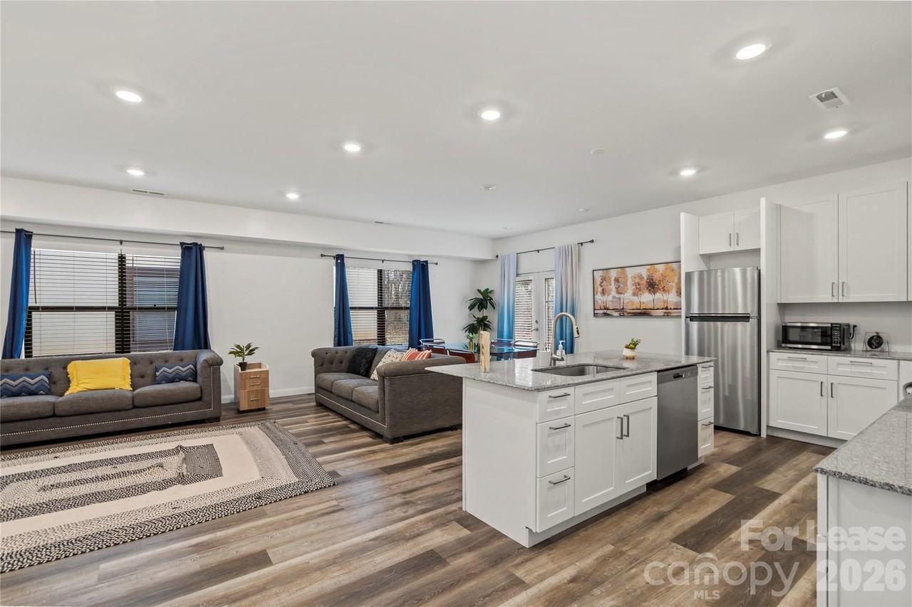 2813 Ava Ave - Photo 3 of 28