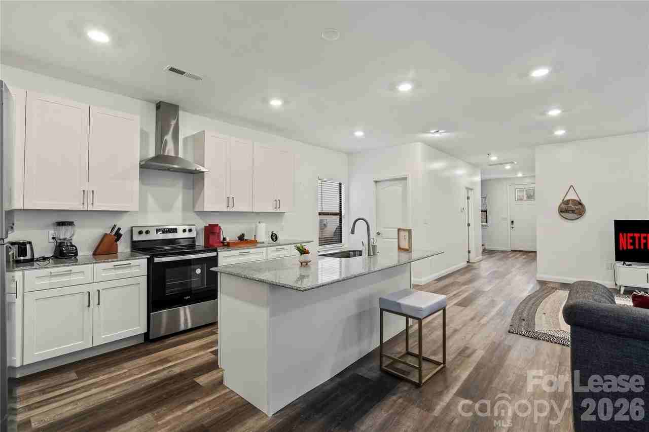 2813 Ava Ave - Photo 6 of 28