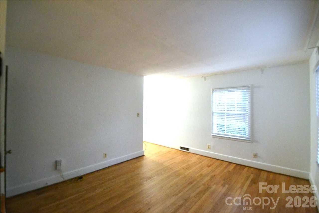 230 N Dotger Ave - Photo 3 of 23