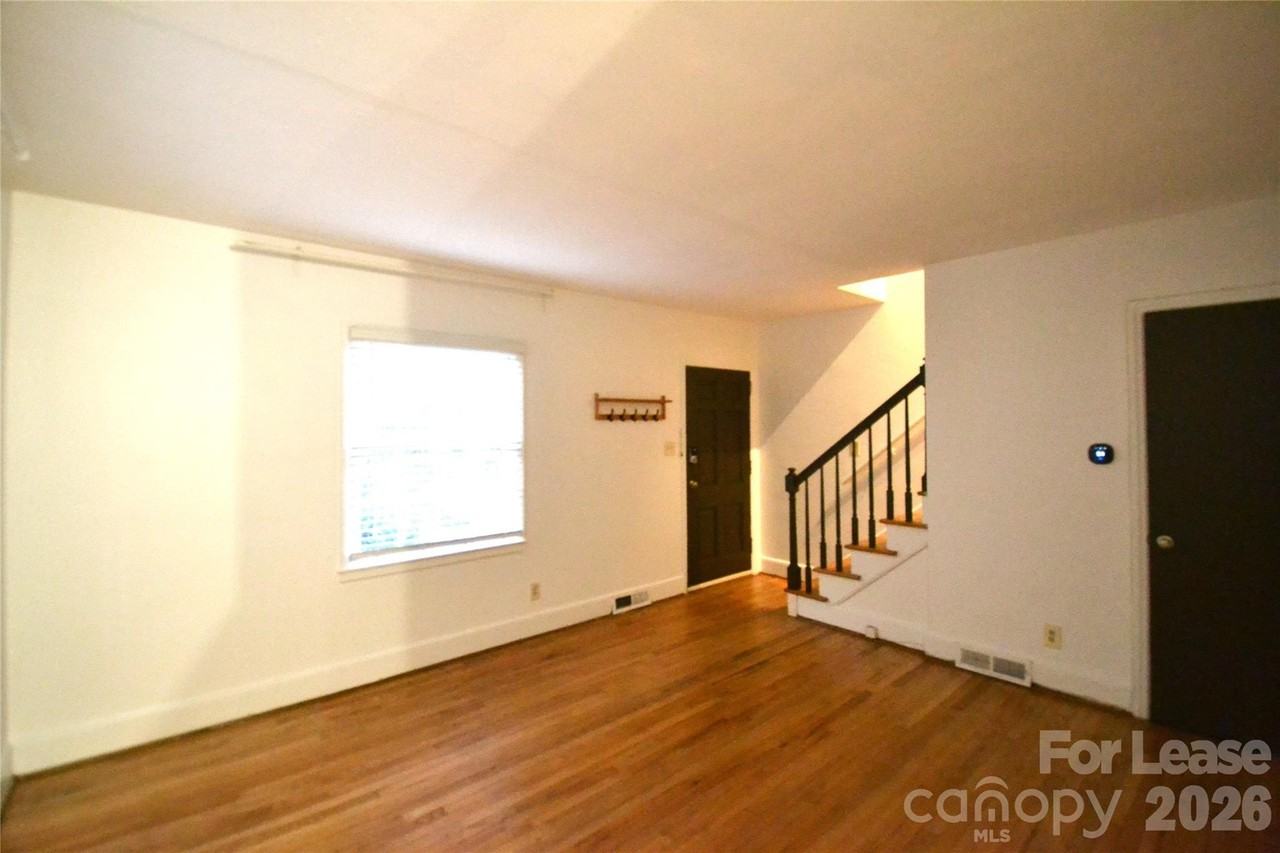 230 N Dotger Ave - Photo 5 of 23