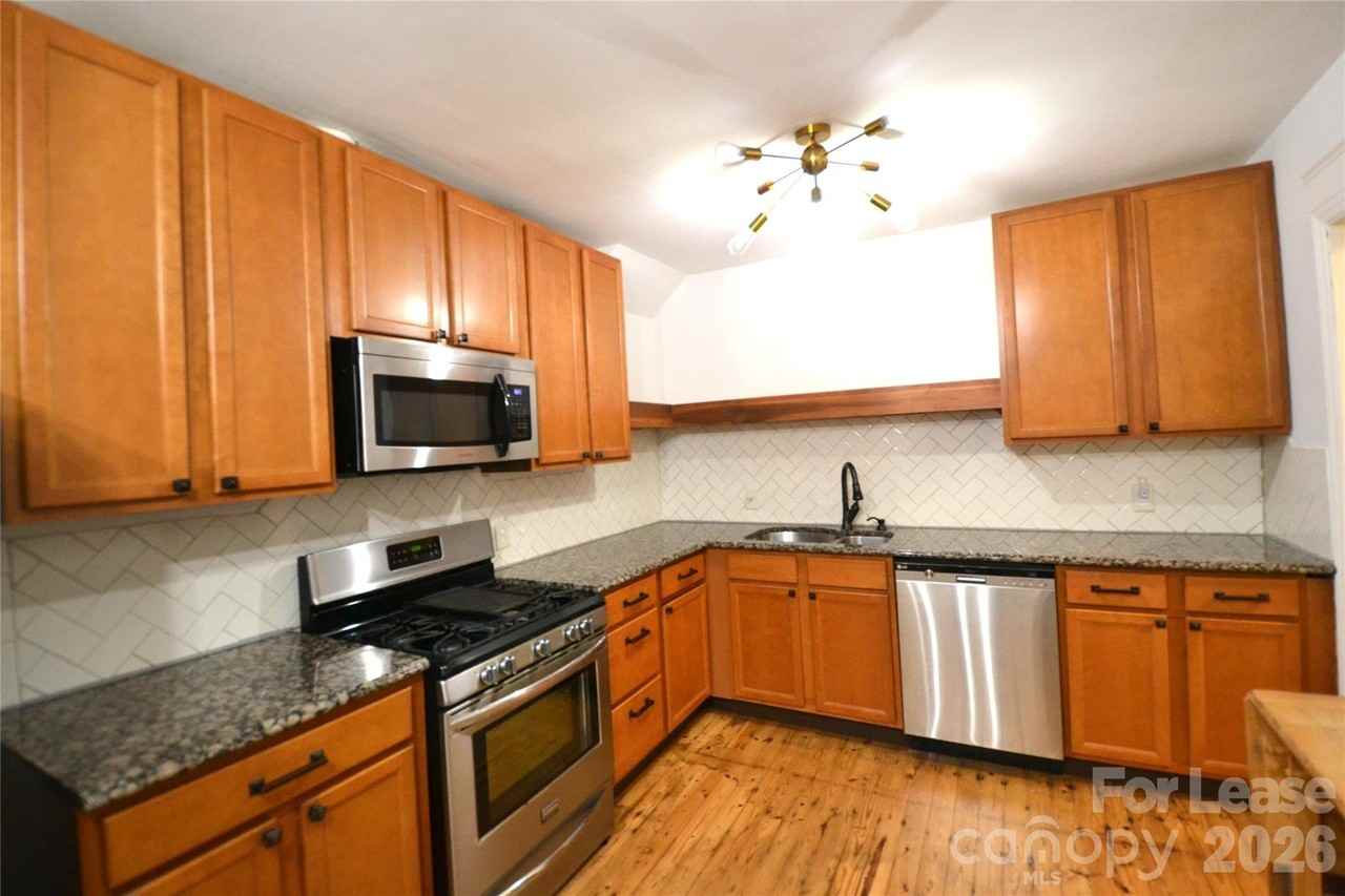 230 N Dotger Ave - Photo 6 of 23