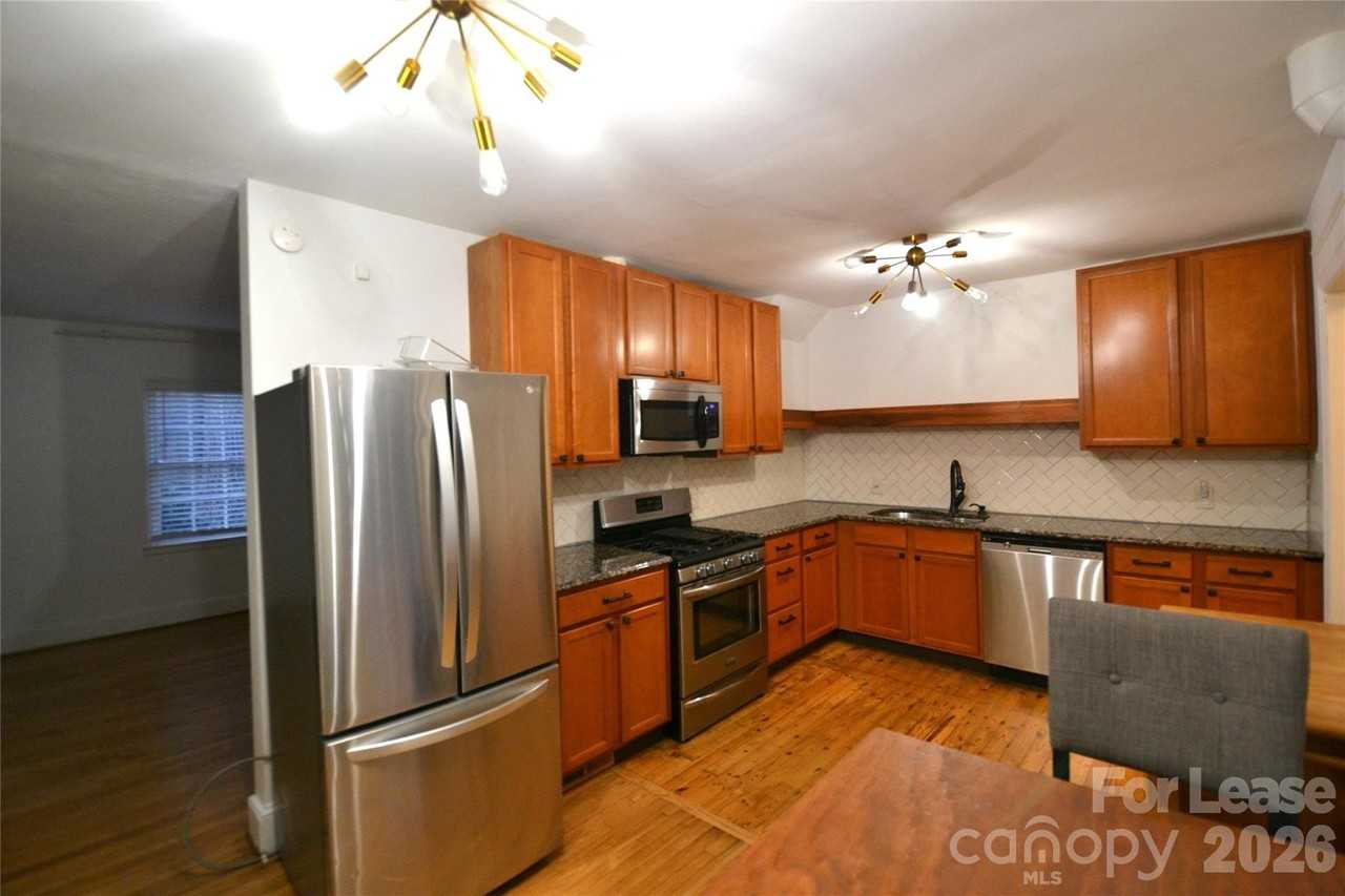 230 N Dotger Ave - Photo 7 of 23