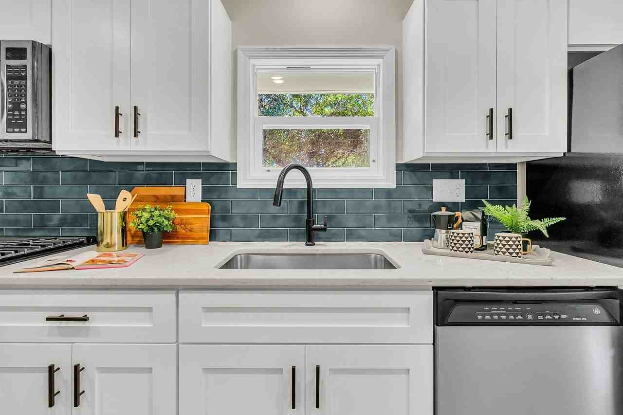 635 Sequoia St - Photo 6 of 19