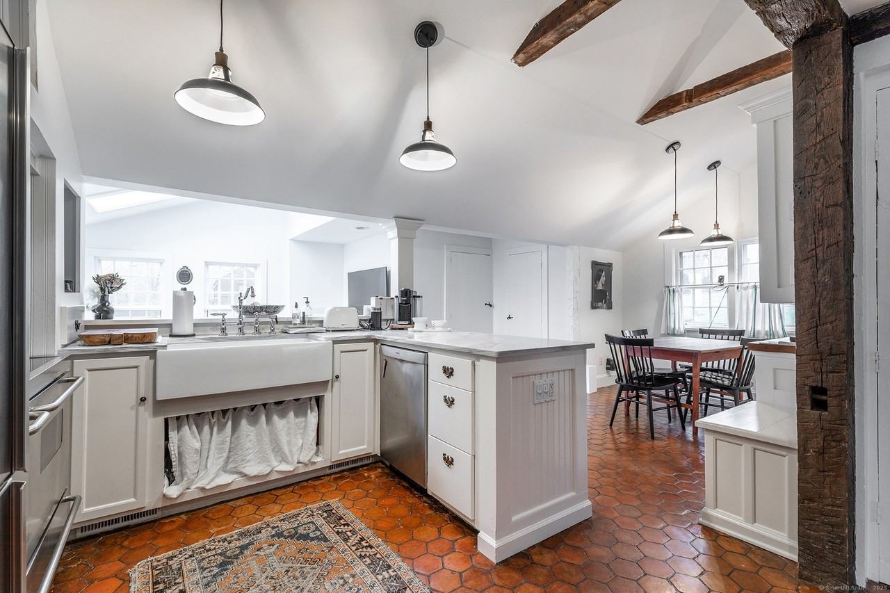 37 South St - Photo 3 of 20