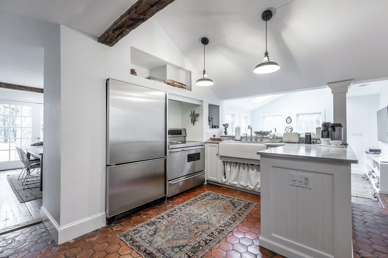 37 South St - Photo 4 of 20