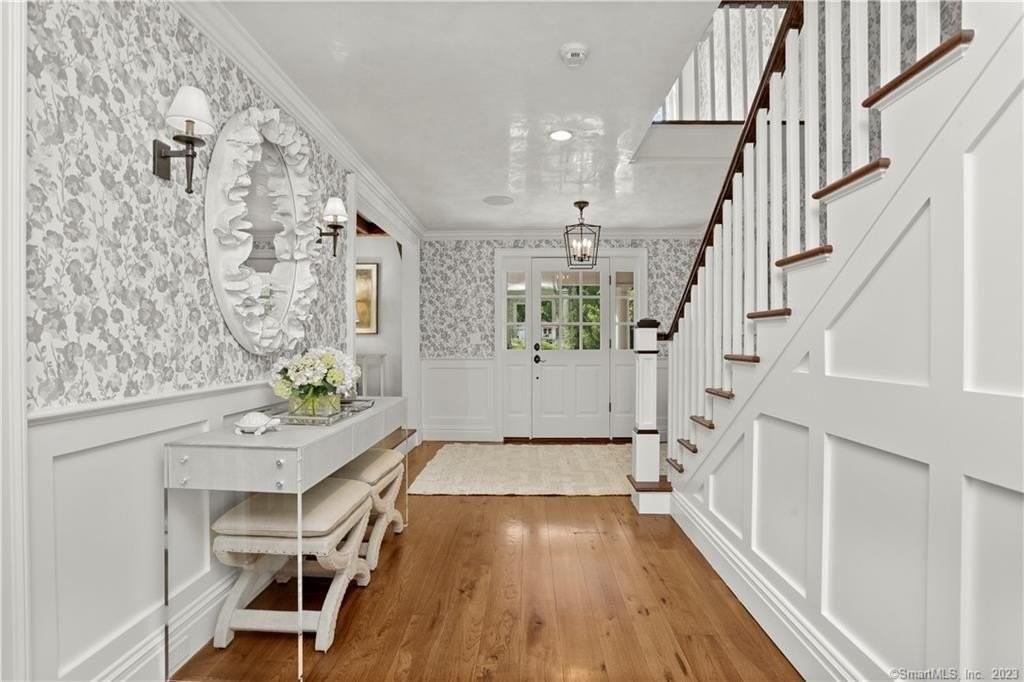 141 W Norwalk Rd - Photo 4 of 40