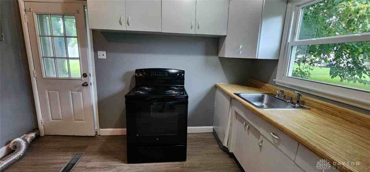 1874 S Belmont Ave - Photo 4 of 9