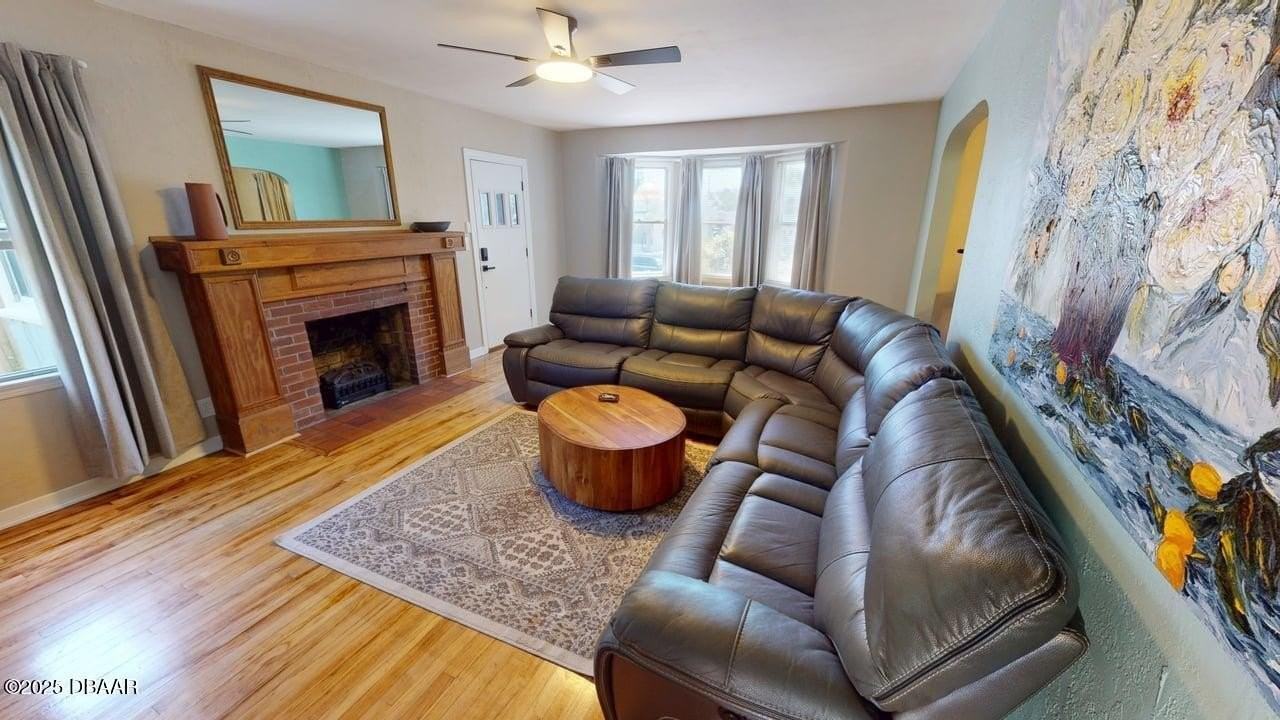 425 Wisteria Rd - Photo 5 of 35