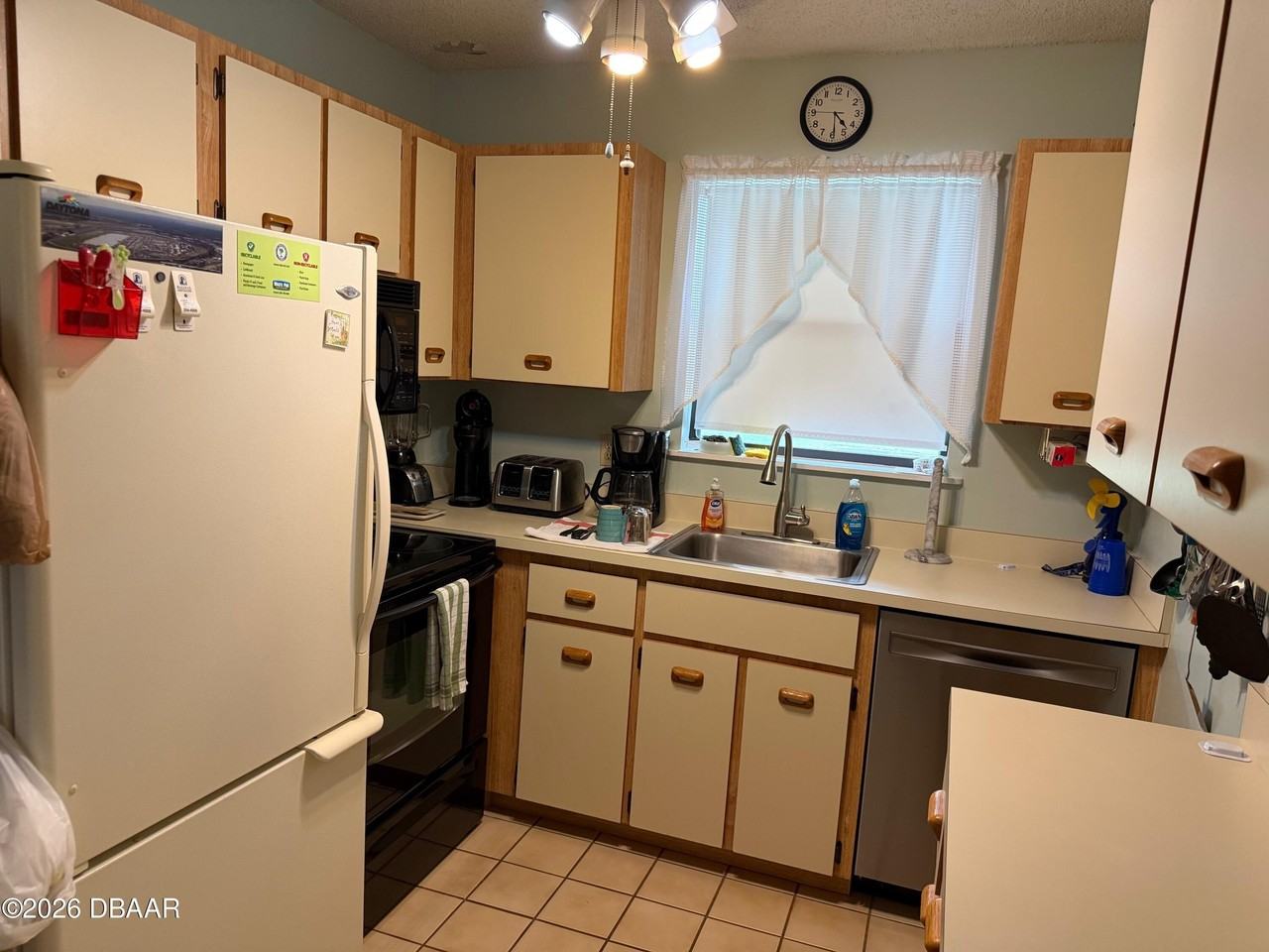 604 Robin Rd Unit B #B - Photo 5 of 21