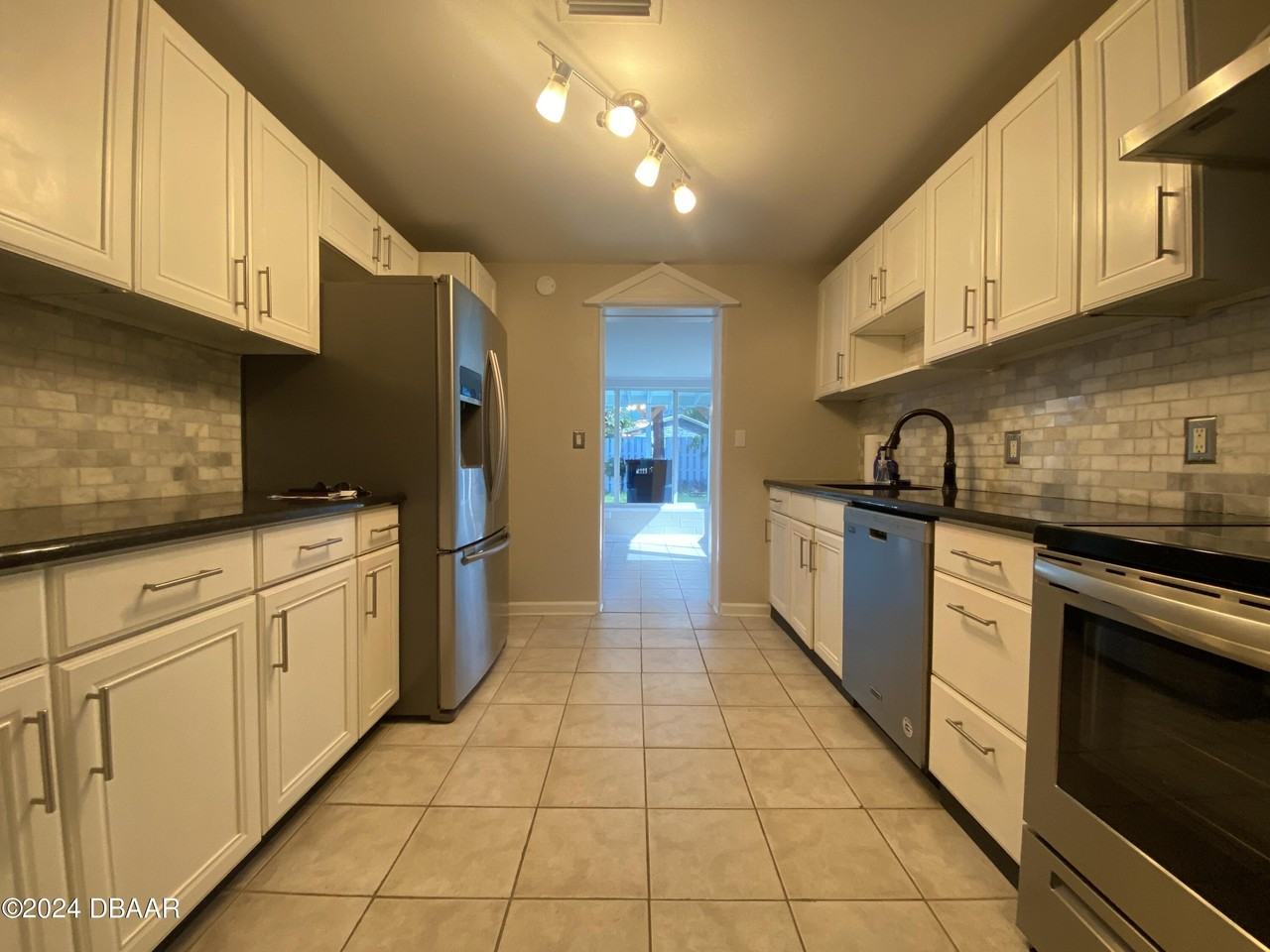 28 River Shore Dr - Photo 6 of 16