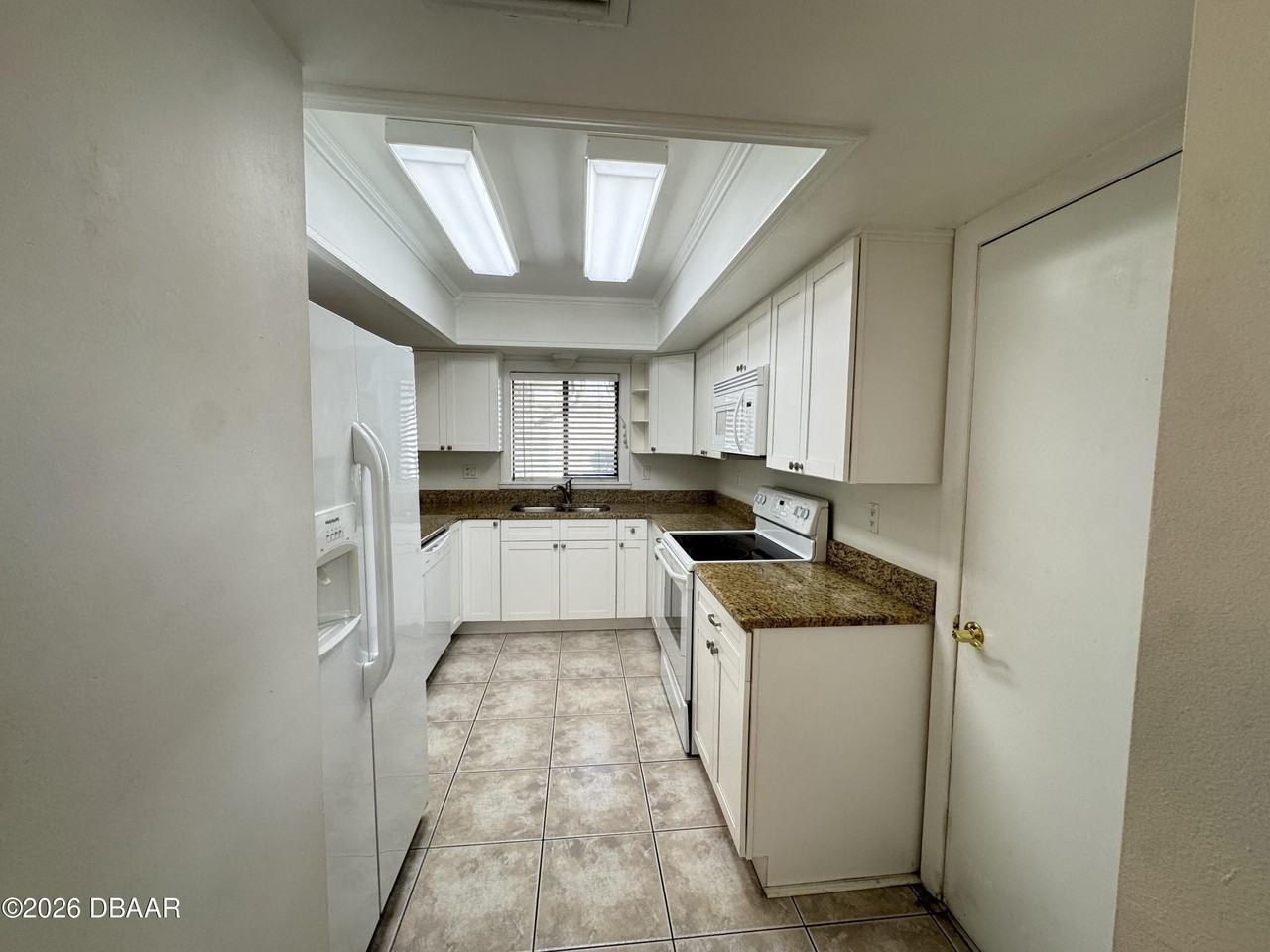 1916 Seclusion Dr - Photo 7 of 28