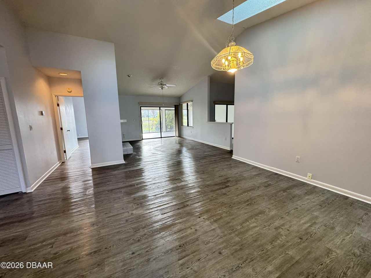 1921 Sprucewood Way - Photo 4 of 32