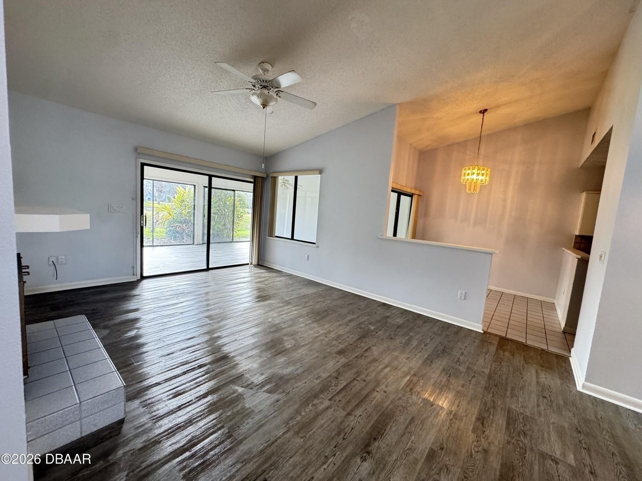 1921 Sprucewood Way - Photo 6 of 32