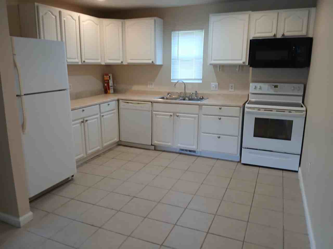 1012 Briarwood Rd Apt 2 #2 - Photo 2 of 11