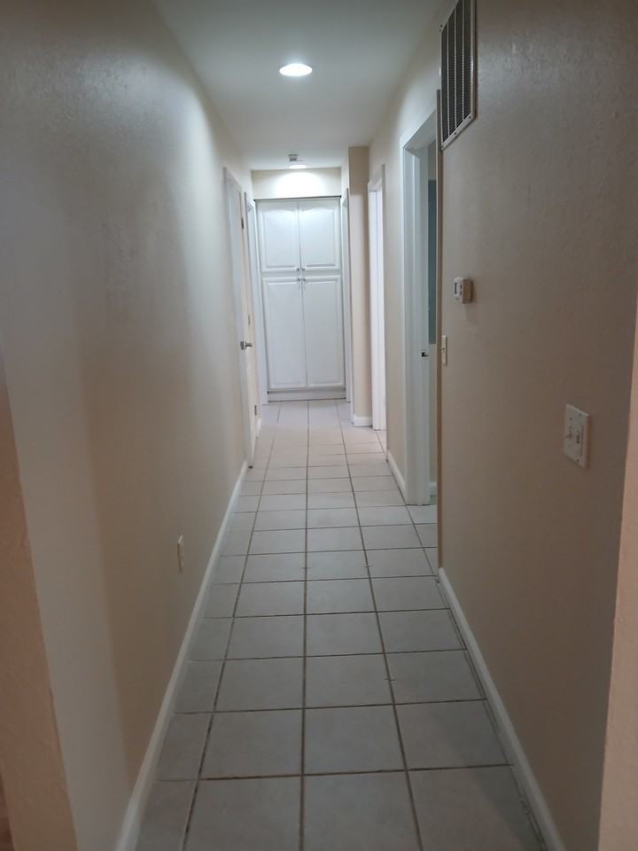 1012 Briarwood Rd Apt 2 #2 - Photo 3 of 11