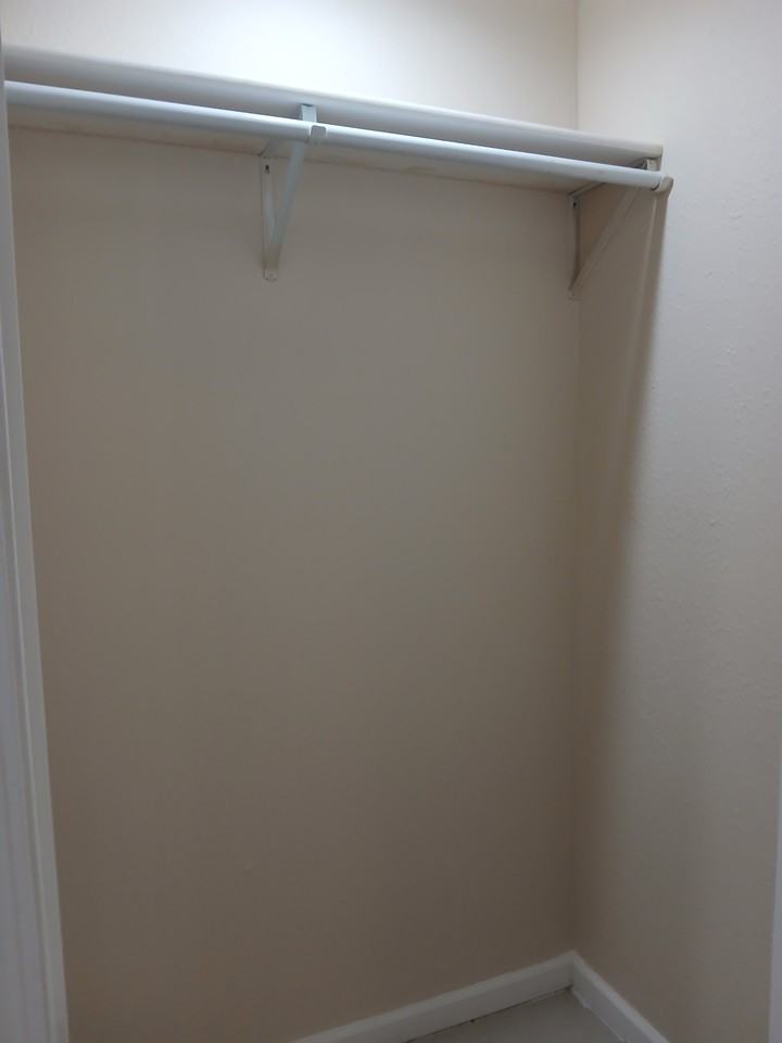 1012 Briarwood Rd Apt 2 #2 - Photo 4 of 11