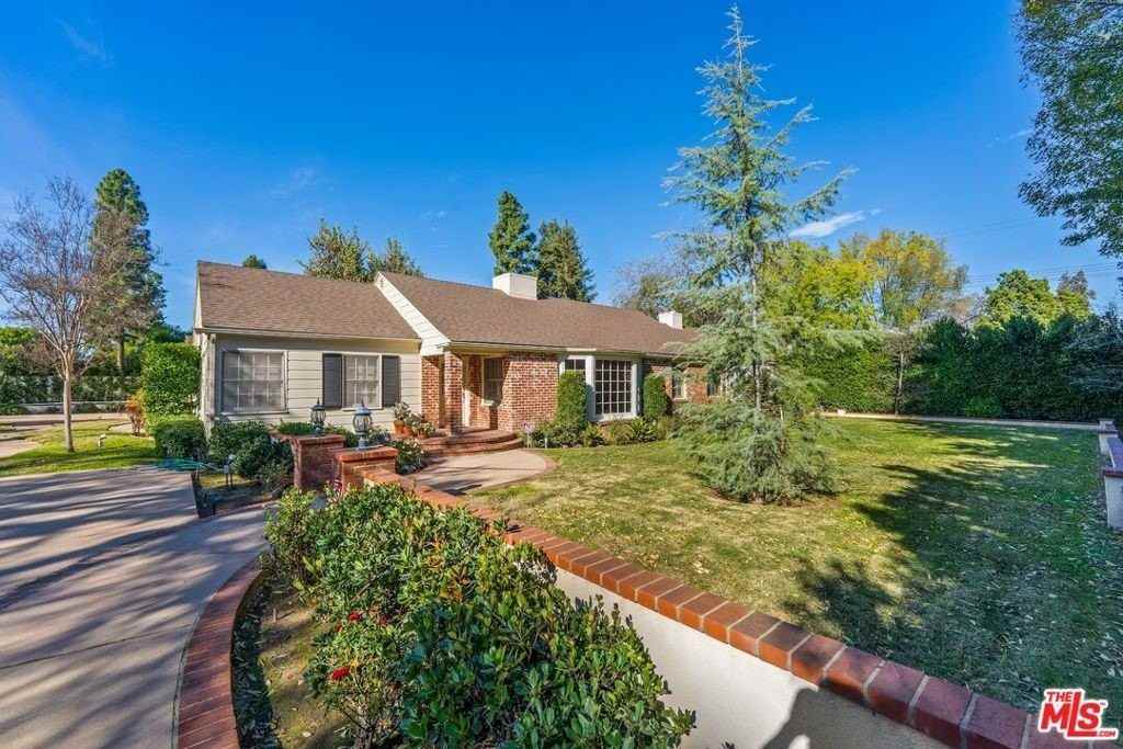 17117 Weddington St - Photo 4 of 50