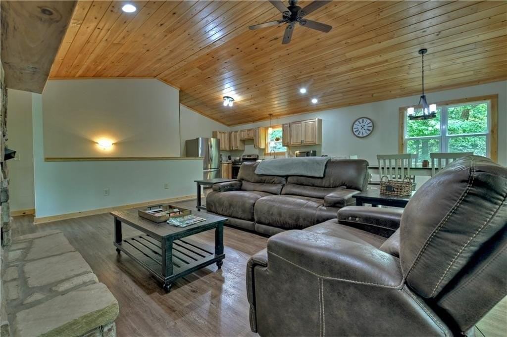 298 Spindrift Ct - Photo 7 of 34