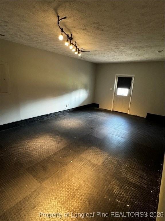 7820 Loxley Dr - Photo 6 of 21