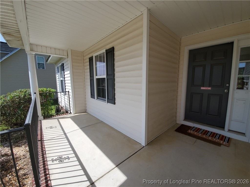 1665 Kershaw Loop - Photo 2 of 33