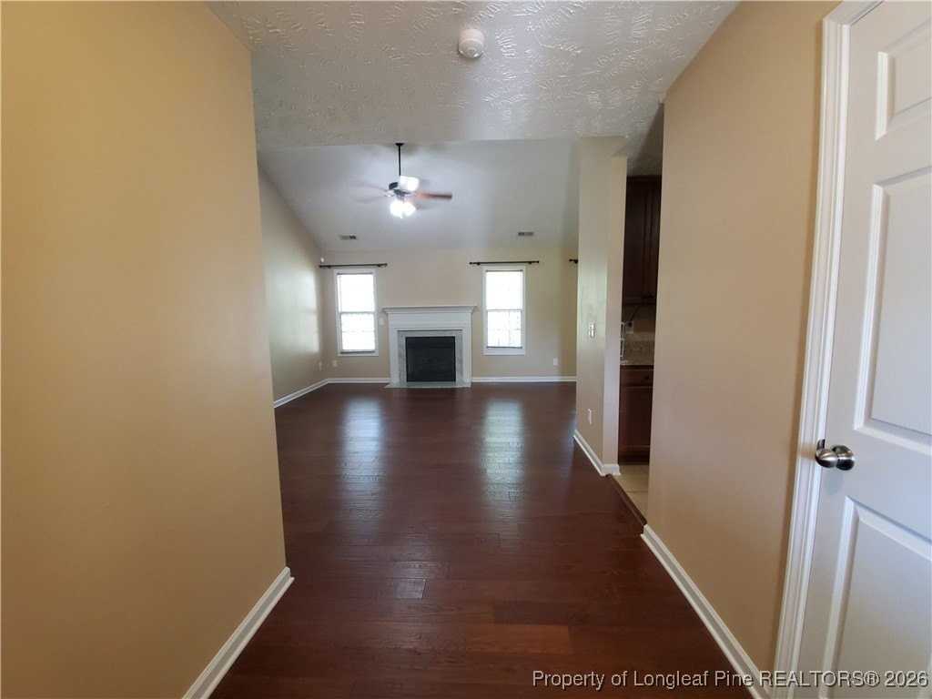 1665 Kershaw Loop - Photo 3 of 33