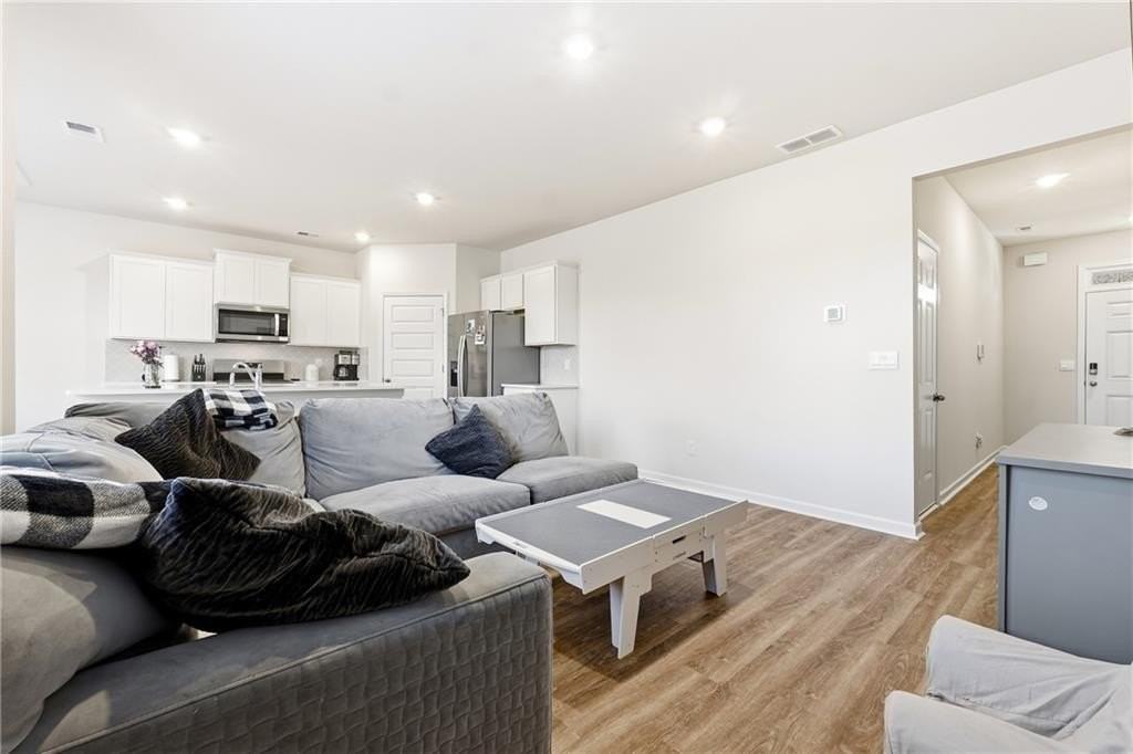 265 Lauritsen Way - Photo 6 of 25