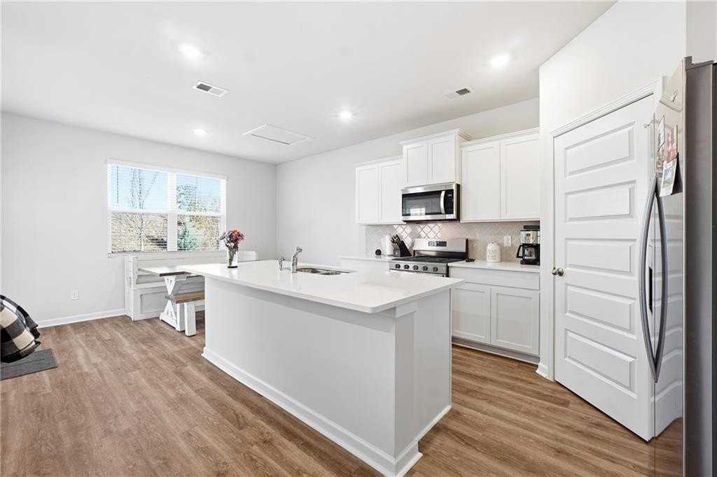 265 Lauritsen Way - Photo 7 of 25