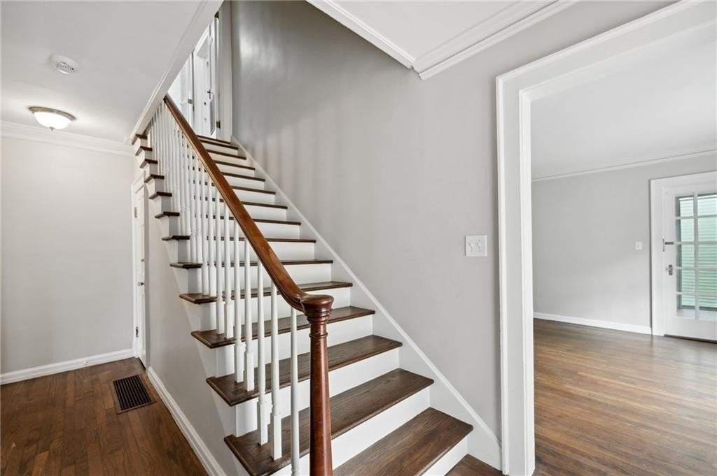 2878 N Hills Dr Ne - Photo 5 of 29