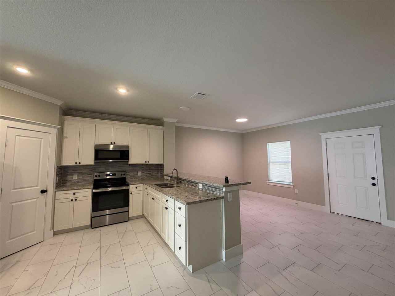 2943 Titleist Drive - Photo 3 of 9