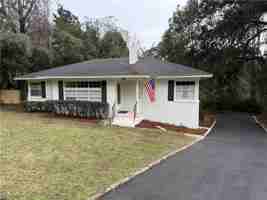 featured image of 126 Batre Ln