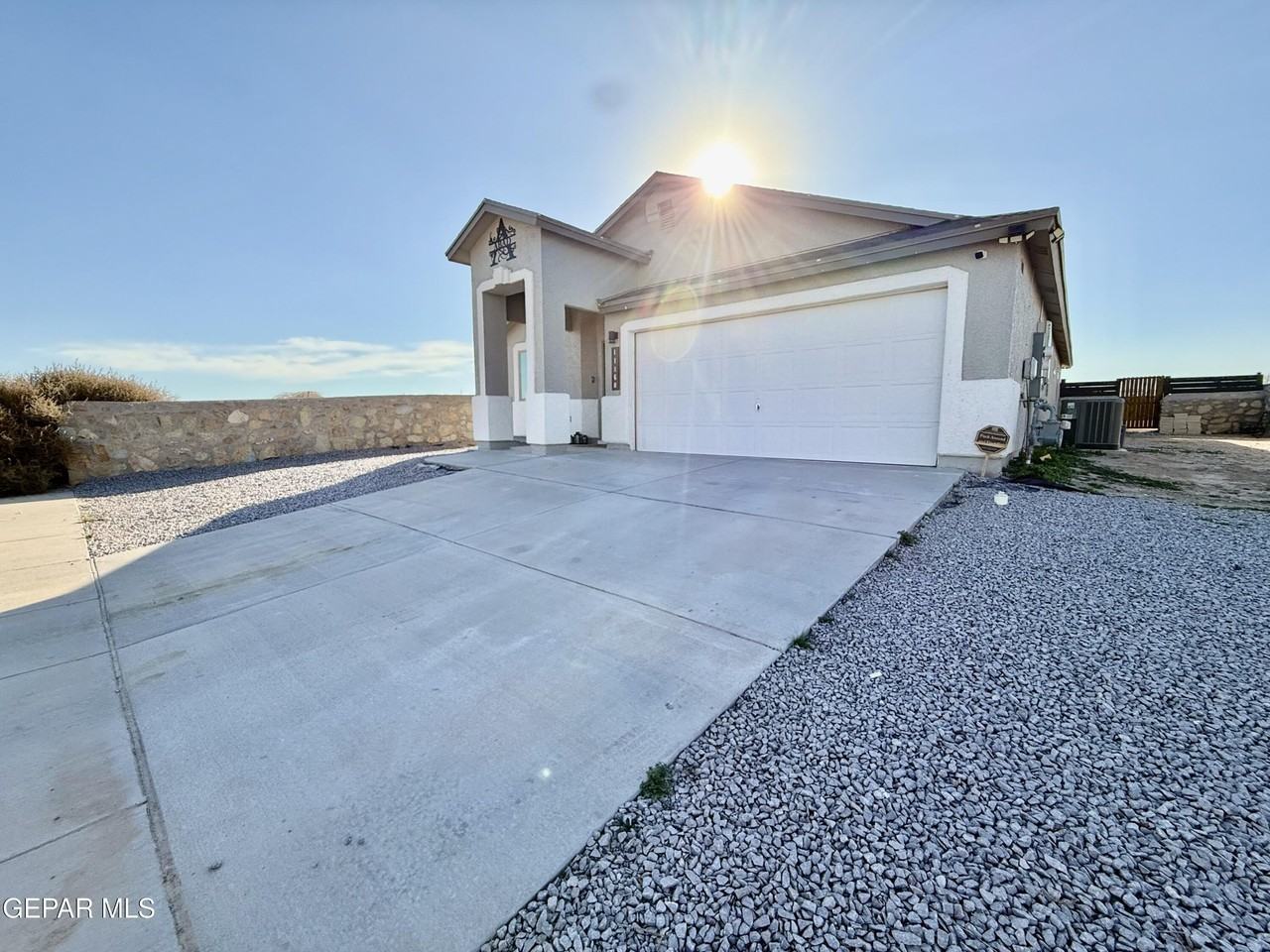 11860 Ernest Rd - Photo 3 of 34