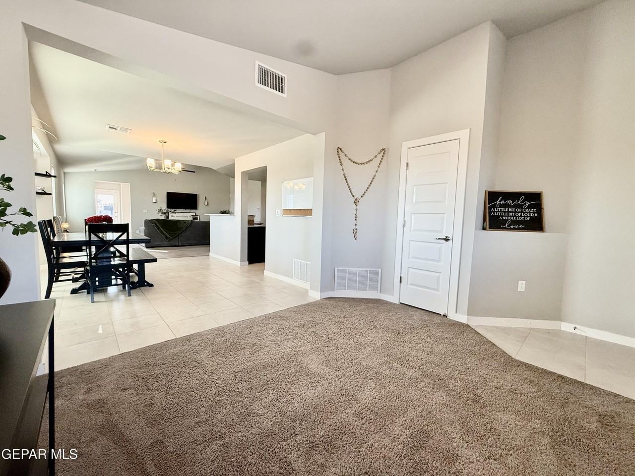 11860 Ernest Rd - Photo 5 of 34