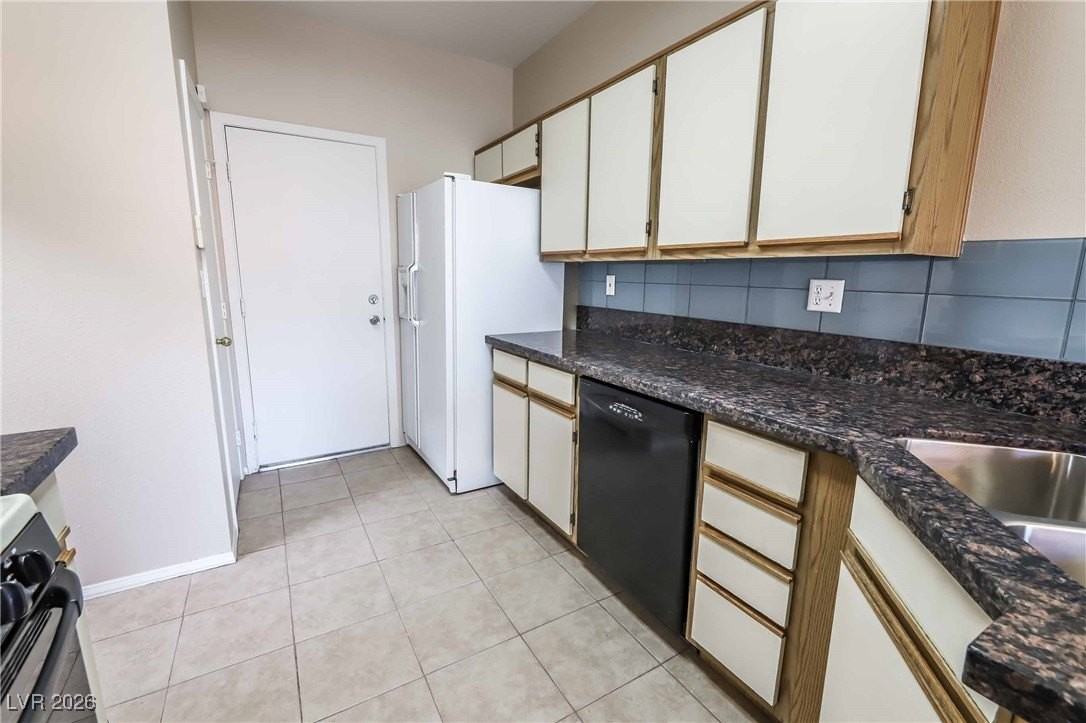 512 Sutters Mill Rd - Photo 6 of 19