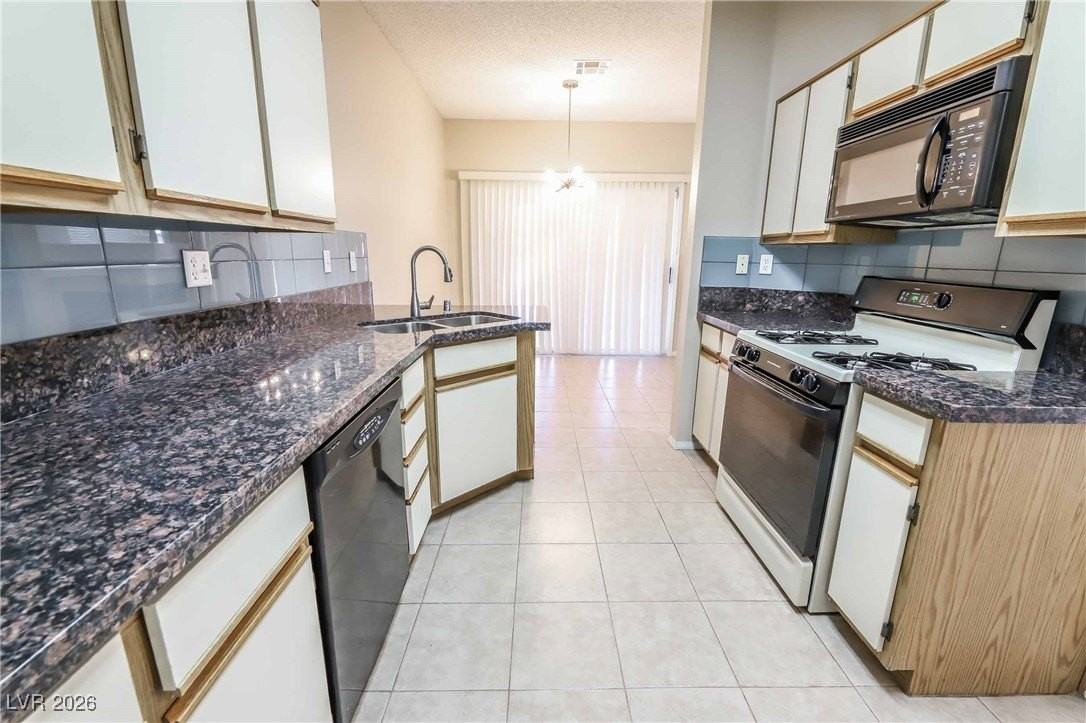 512 Sutters Mill Rd - Photo 7 of 19