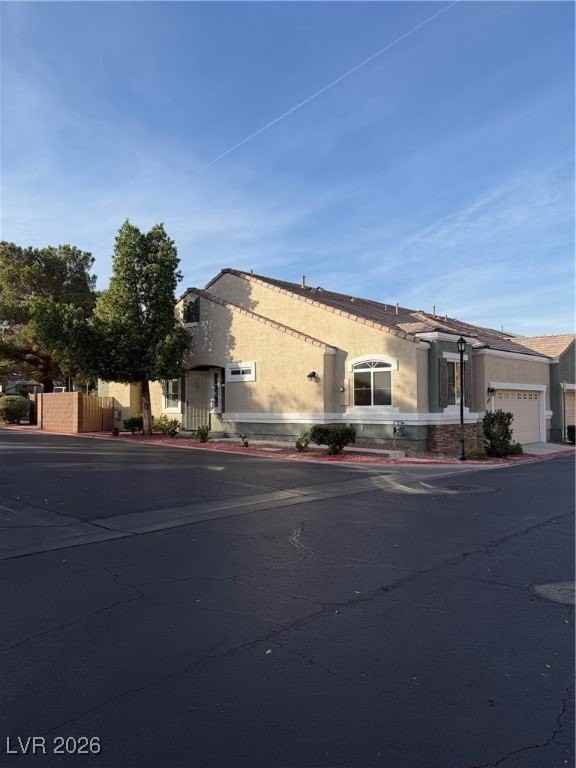 985 Prestwick St - Photo 3 of 32