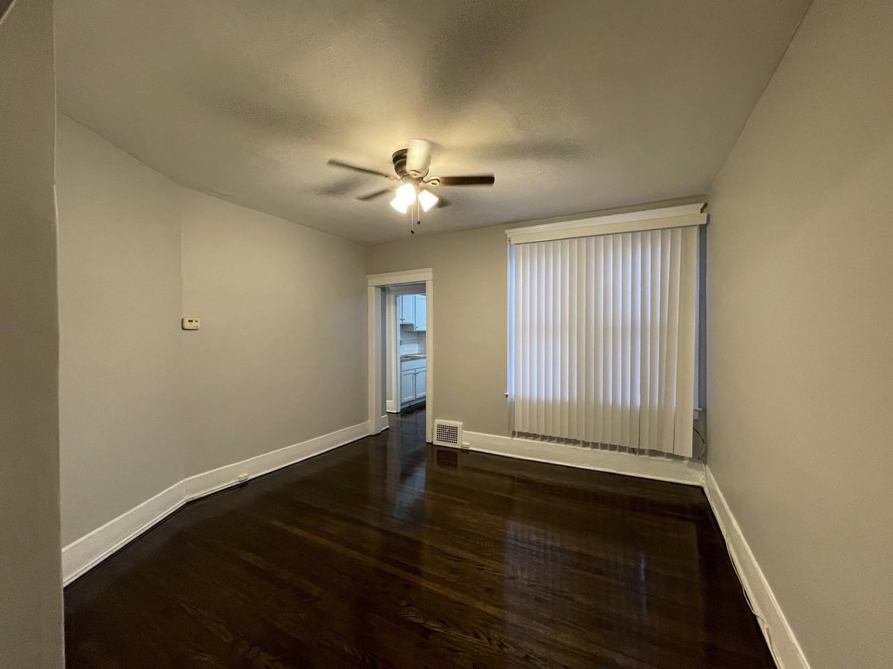 2243 Campbell St - Photo 4 of 8