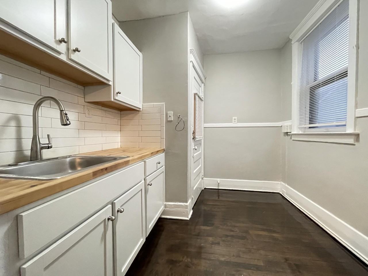 2243 Campbell St - Photo 5 of 8