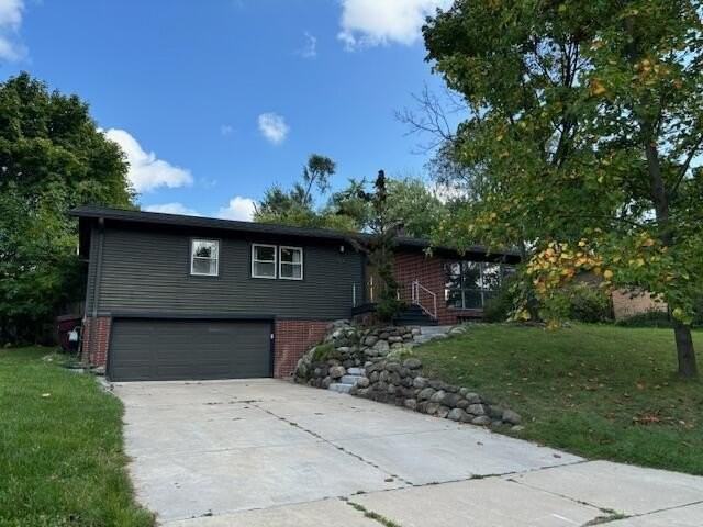 921 Lennox St - Photo 2 of 36