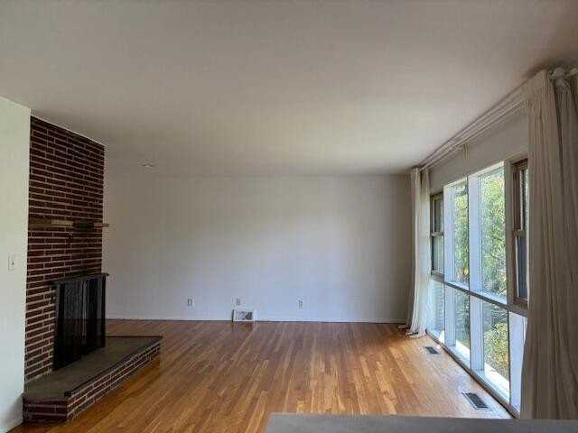 921 Lennox St - Photo 7 of 36