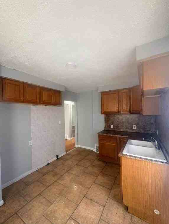 19961 Pinehurst St - Photo 5 of 5