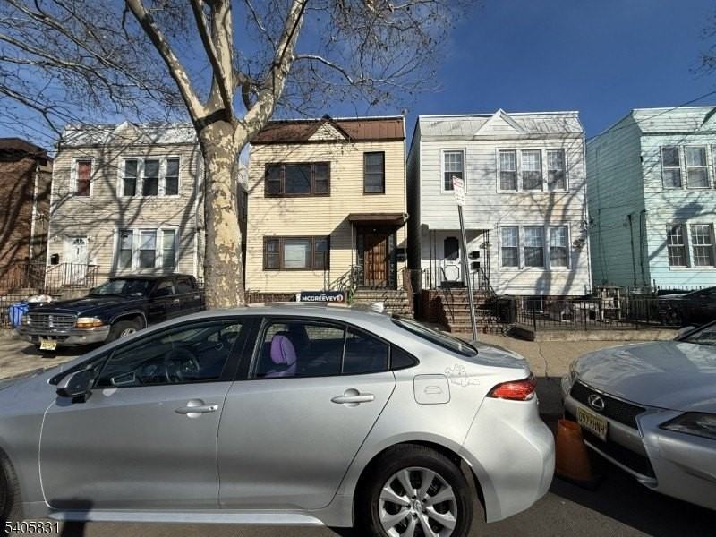 98 Yale Ave - Photo 2 of 9