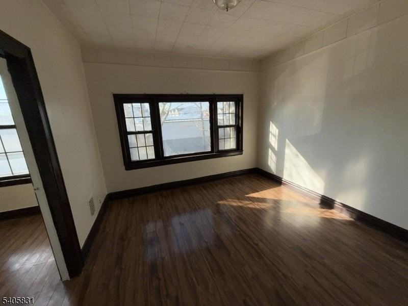 98 Yale Ave - Photo 7 of 9