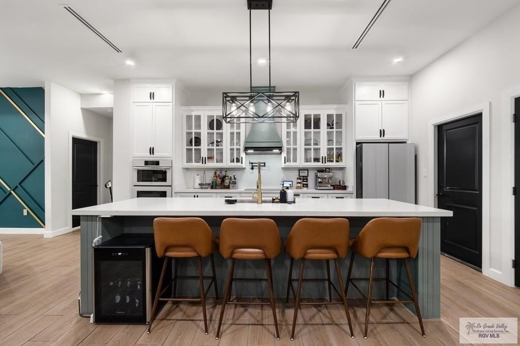 7606 Waverly Dr - Photo 5 of 26