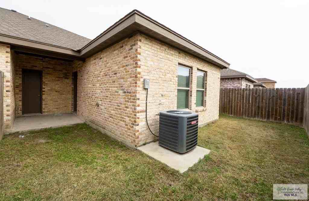 4310 Ramona Cir - Photo 4 of 16