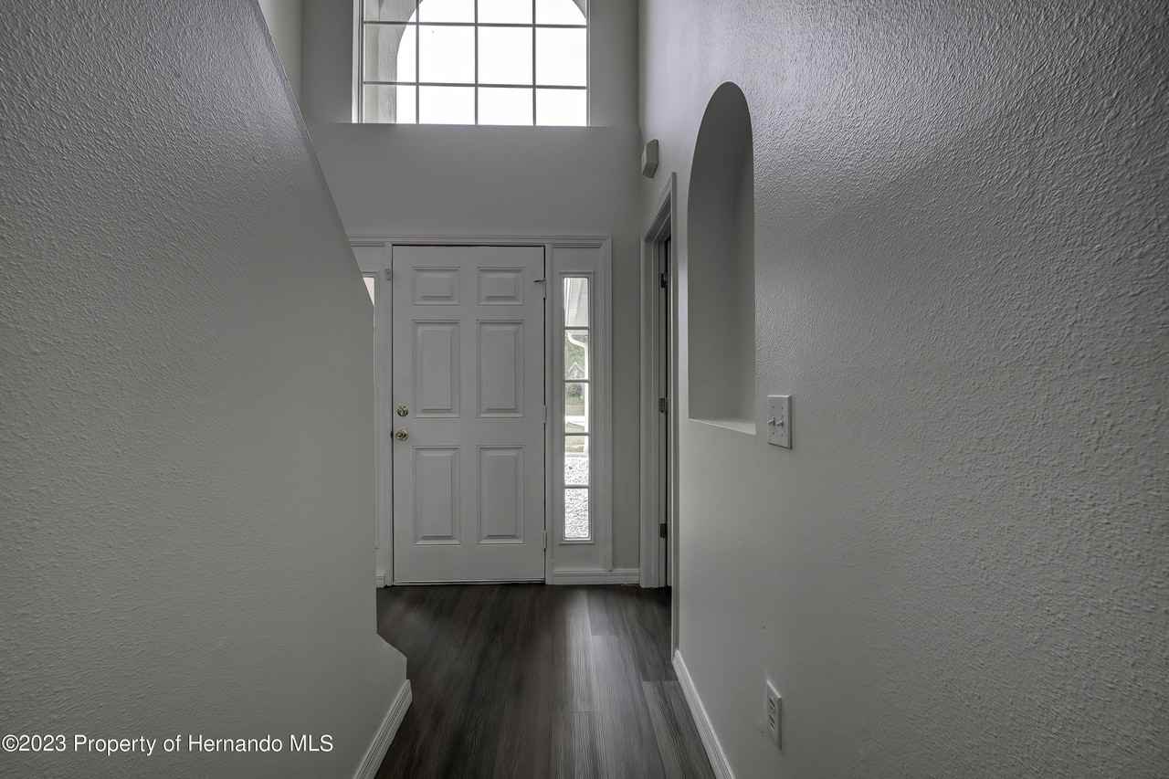 6322 Grapewood Rd - Photo 4 of 50