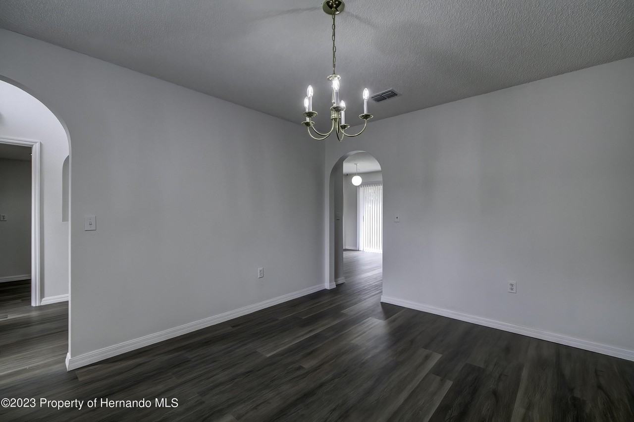 6322 Grapewood Rd - Photo 6 of 50