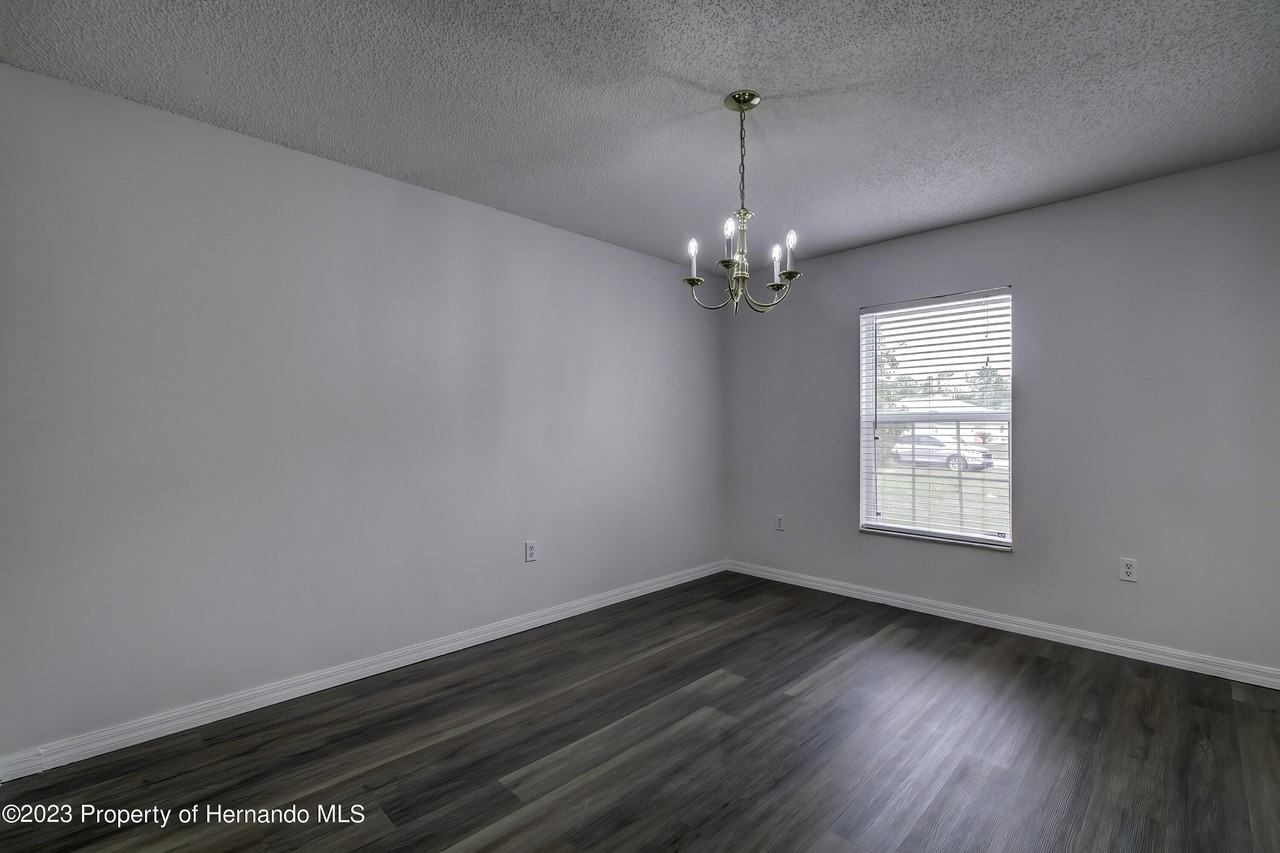 6322 Grapewood Rd - Photo 7 of 50