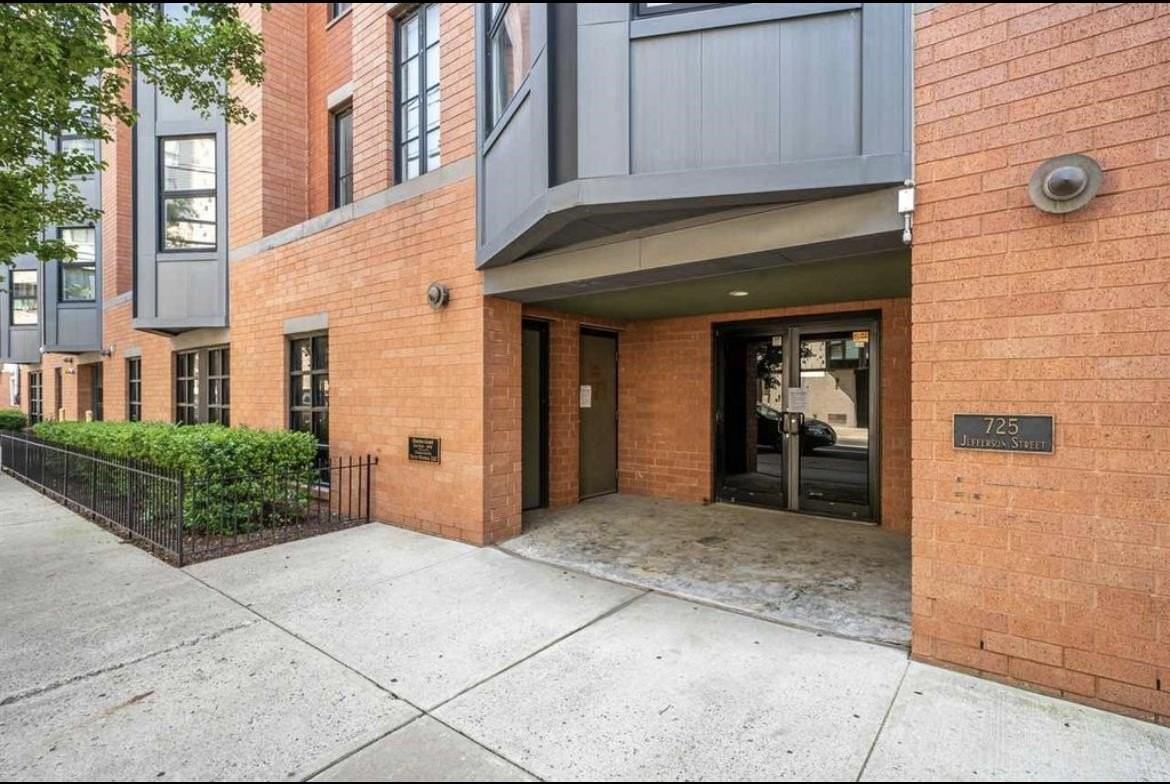 725 Jefferson St #20 - Photo 2 of 13