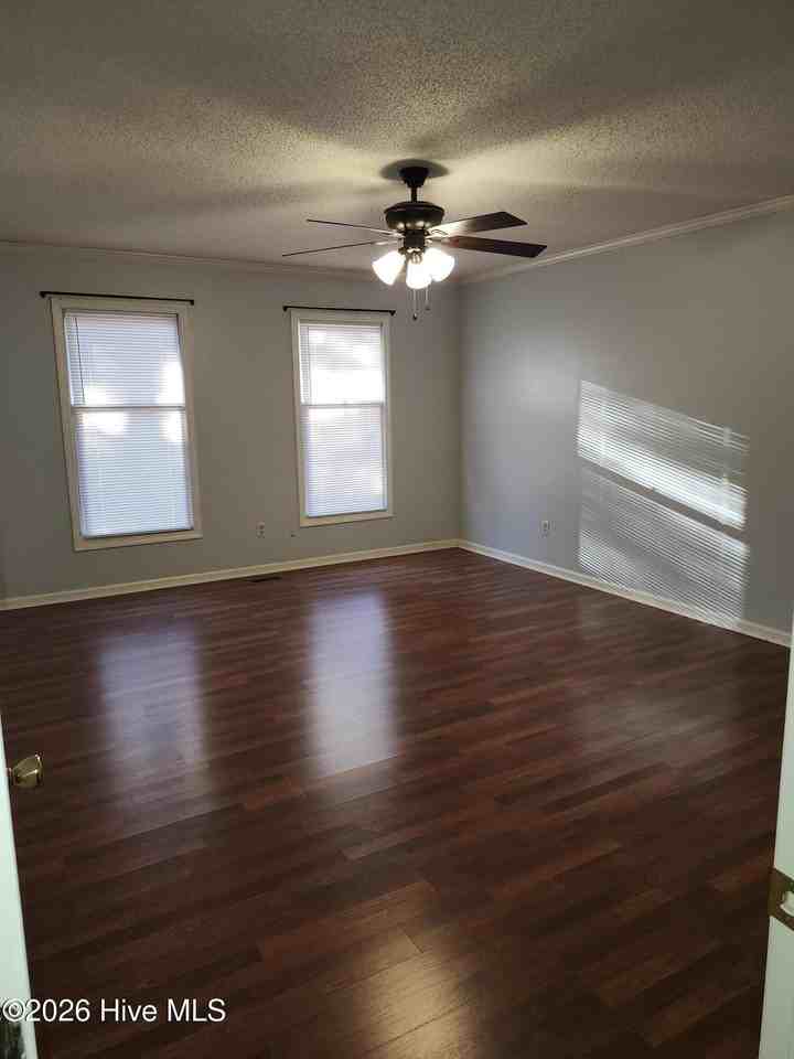 220 Juniper Creek Blvd - Photo 5 of 23