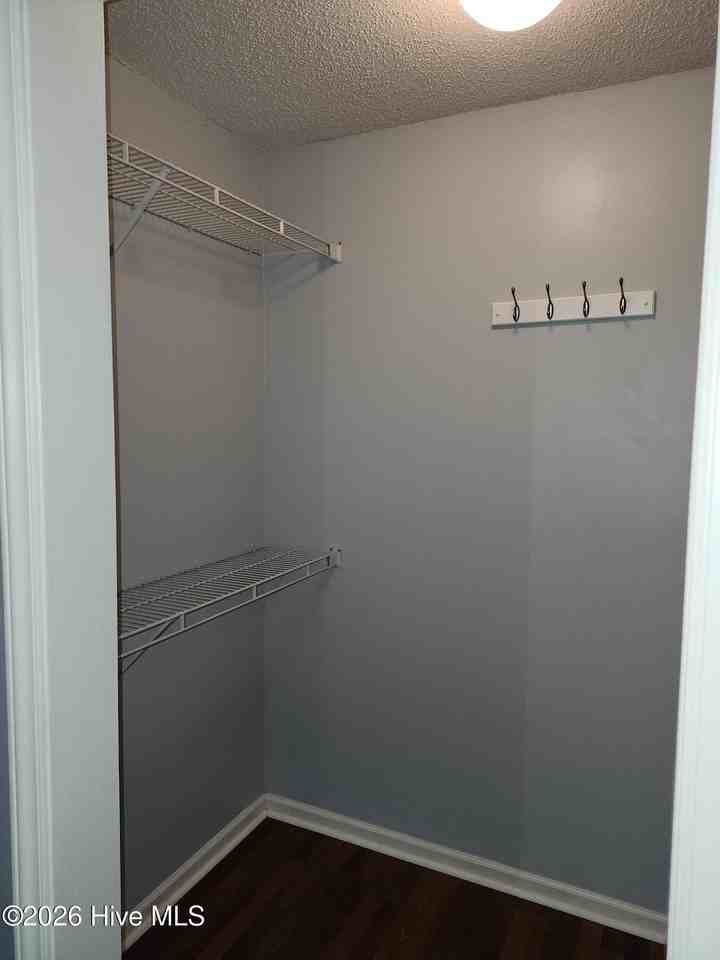 220 Juniper Creek Blvd - Photo 7 of 23